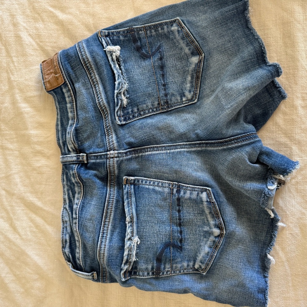 American Eagle ripped jean shorts